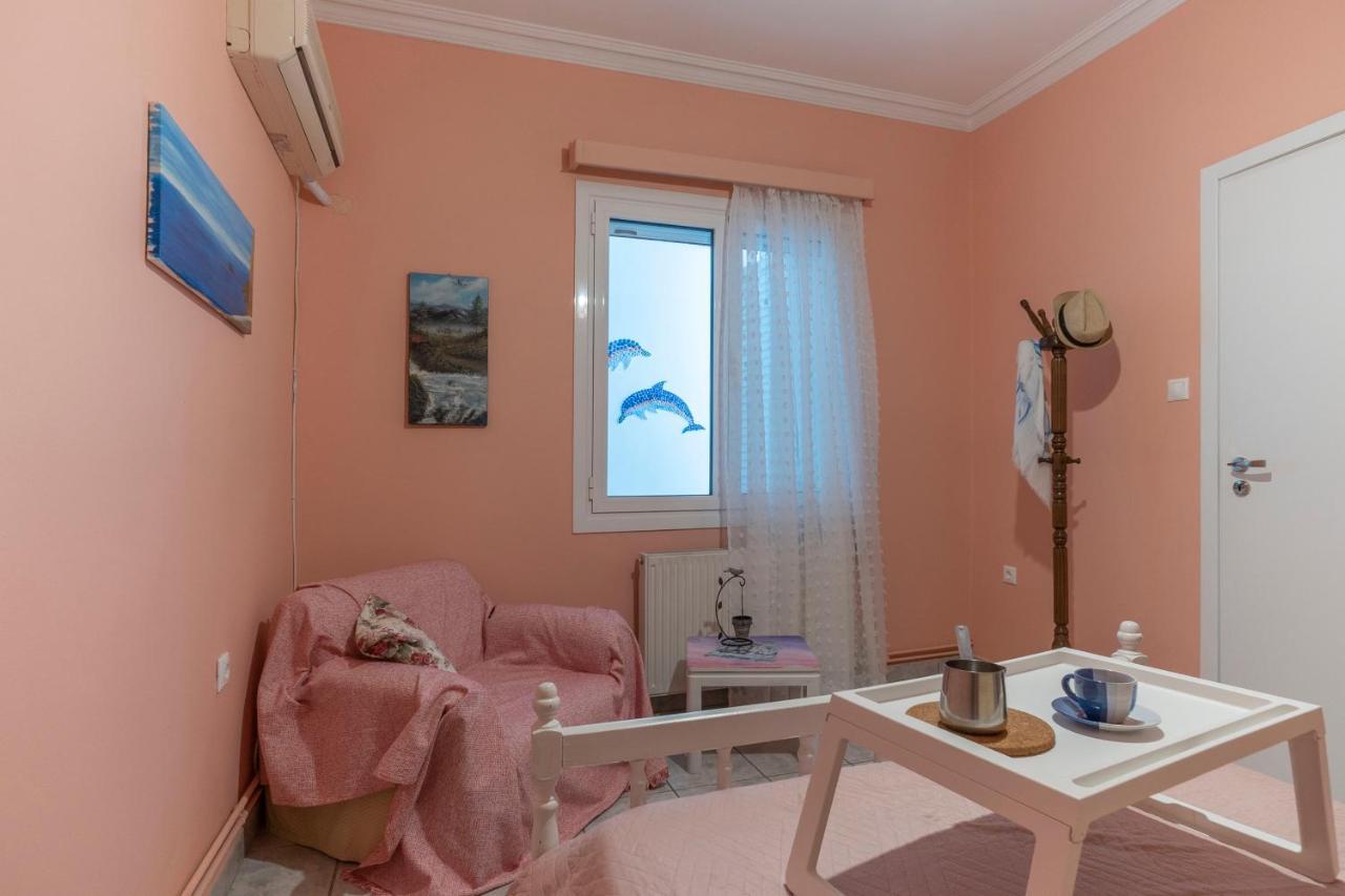 Casa Bonita, House With Private Entrance And Garden, Between Center And Sea Athens Exterior photo