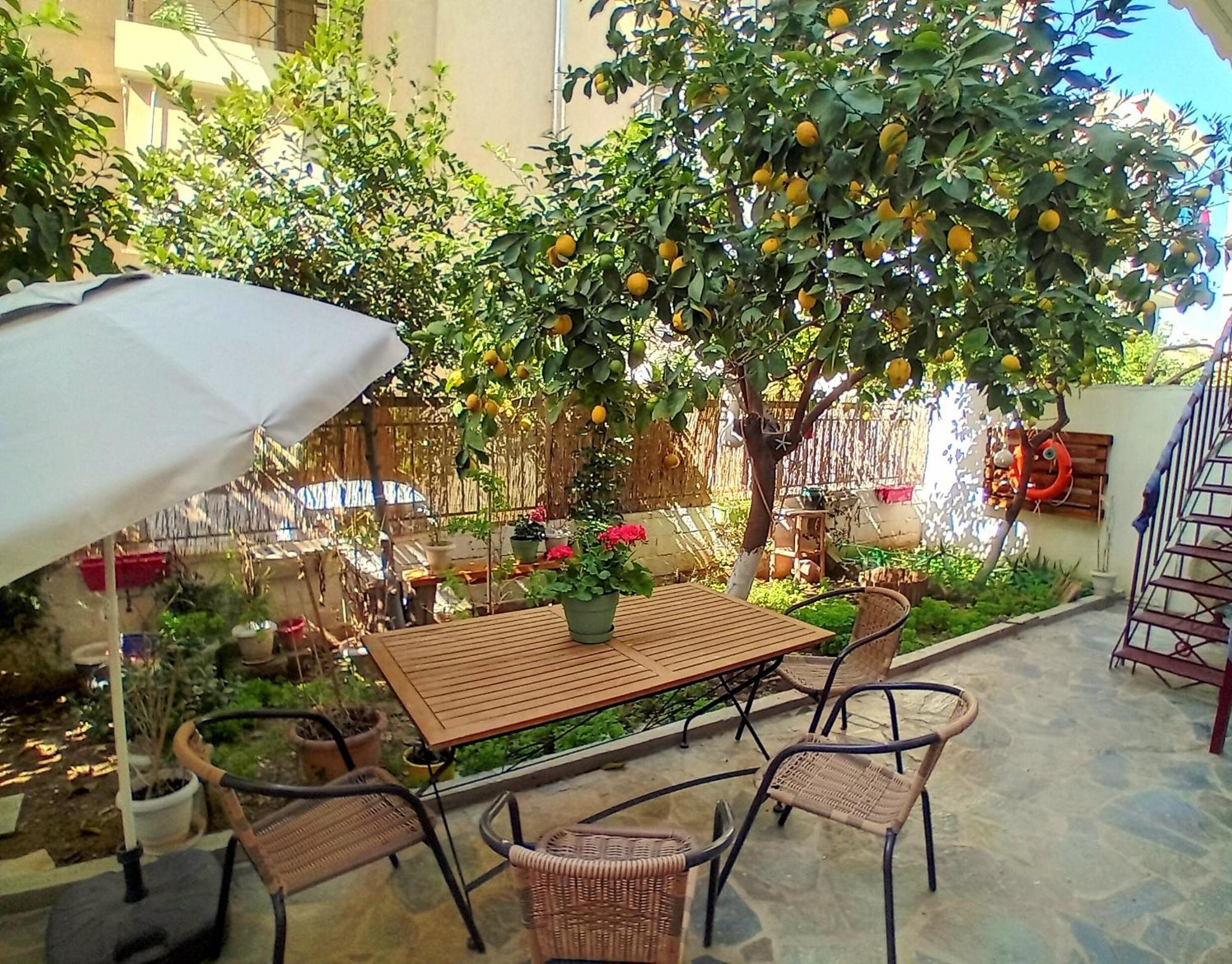Casa Bonita, House With Private Entrance And Garden, Between Center And Sea Athens Exterior photo